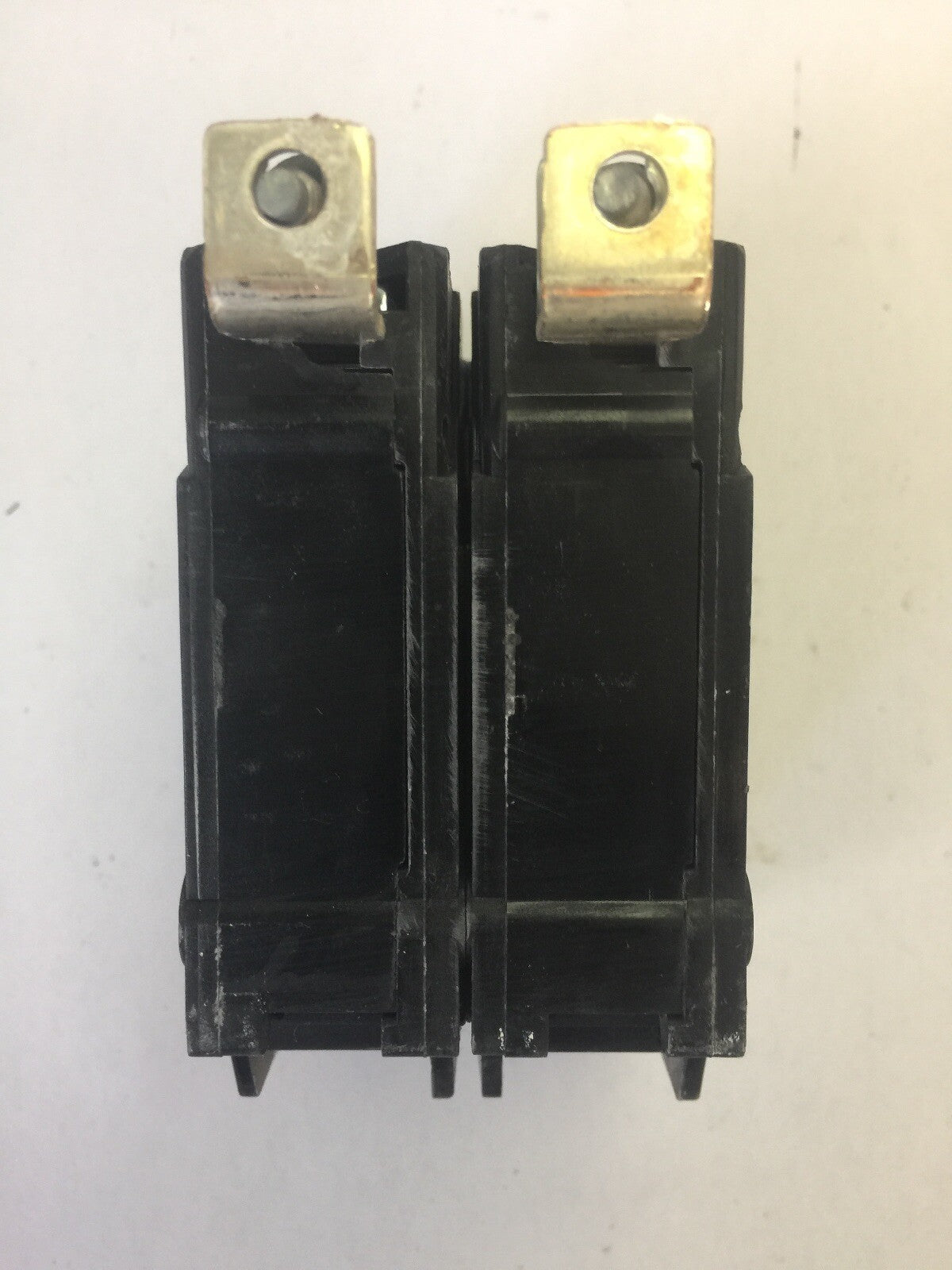 GE THQB2120 20 AMP 120/240 VAC 2 POLE BOLT ON CIRCUIT BREAKER