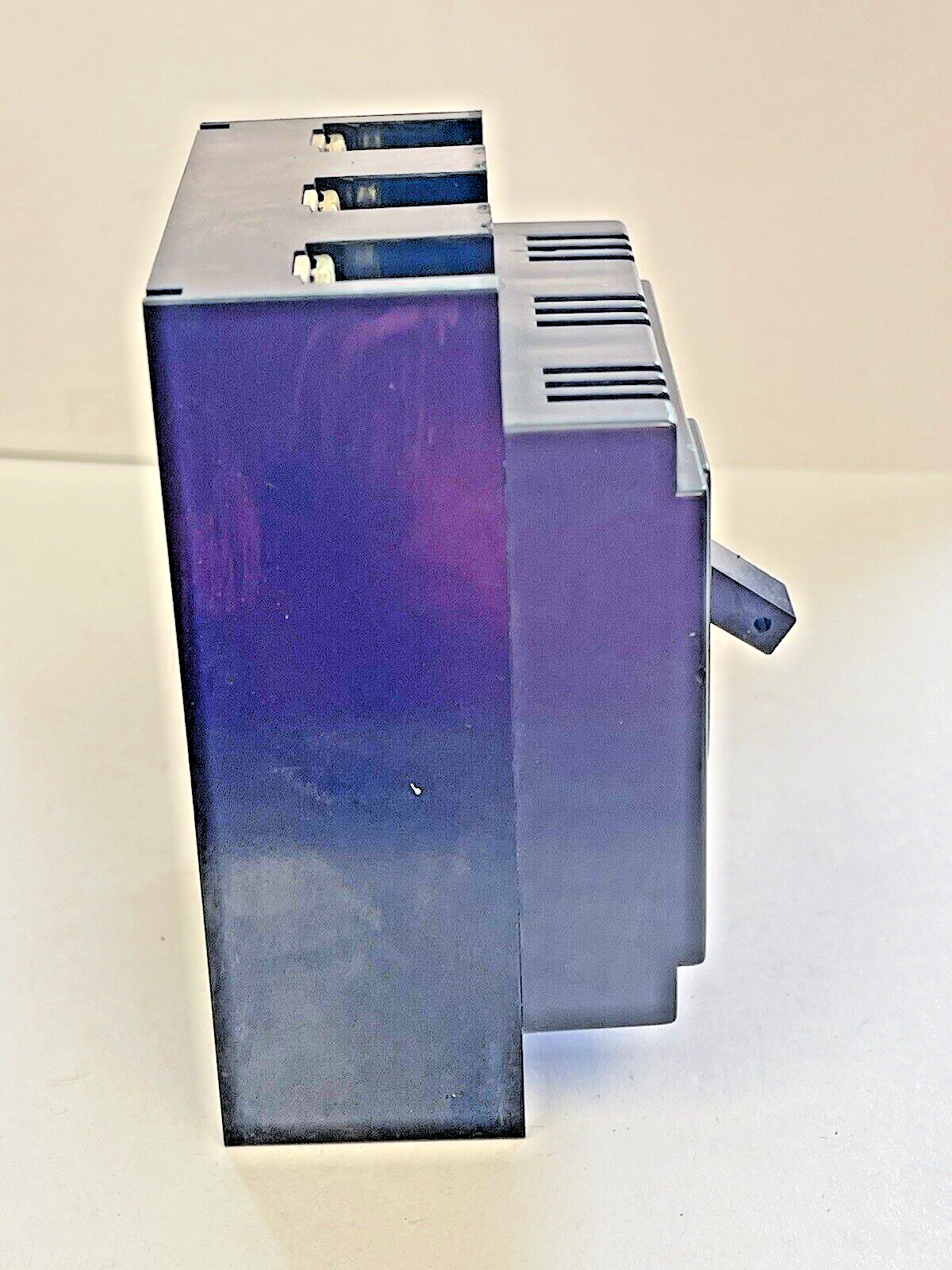 TERASAKI - XE30NS- CIRCUIT BREAKER - 3 POLE, 10 AMP, 50-60Hz, 220 VAC