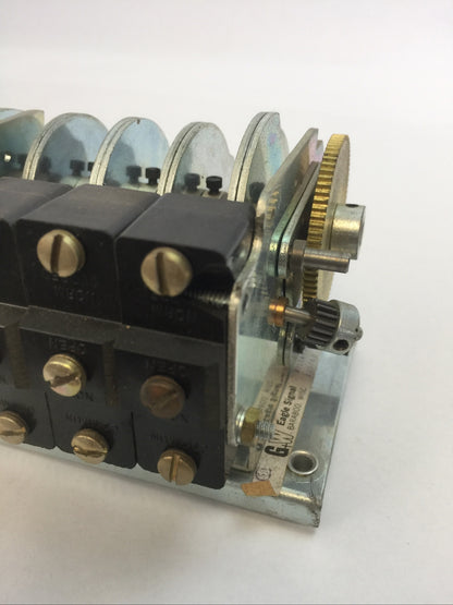 EAGLE SIGNAL MP12A604 REPEAT CYCLE TIMER MULTIPULSE MP SERIES COIL 120V 60HZ