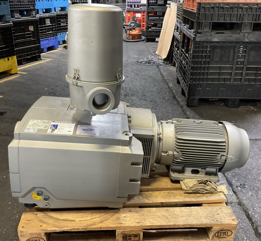 BECKER E3211674 U4.400SA/K OIL LUBRICATED ROTARY VANE VACUUM PUMP 01512ET3E284TC
