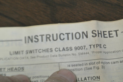 SQUARE D 9007 CT52 / HEAVY DUTY LIMIT SWITCH BASE / RECEPTACLE / NEW SURPLUS