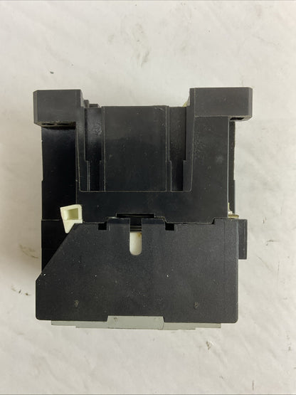 ALLEN BRADLEY 700-F220A1 SER C CONTACTOR HA473 COIL 120V60HZ 110V50HZ