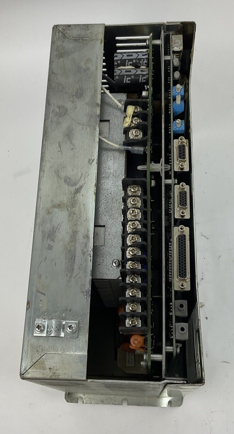 ALLEN BRADELY 2098-DSD-HV030-SE SERVO DRIVE SER.B  3PH FIRM. V1.53 ***PARTS***