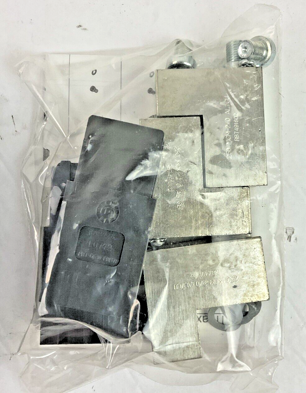 ABB 1SDA068899 TERMINAL COVER WITH LUGS 250 MCM-2/0 AL7CU