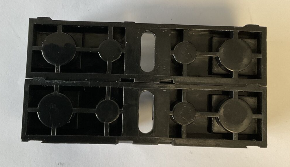 LITTLEFUSE L60030C-2SQ FUSE HOLDER 600V 30A ***LOTOF3***