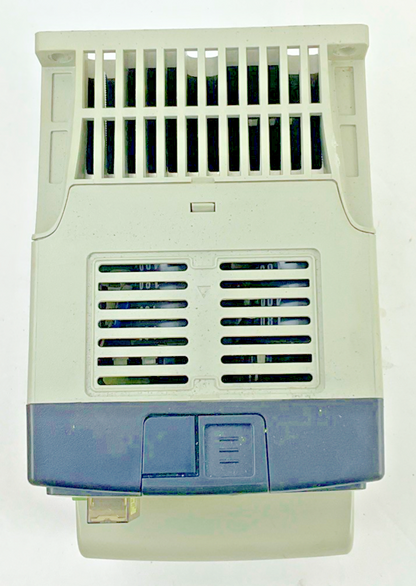 ALLEN BRADLEY 22D-D1P4N104 AC DRIVE SER.A 0.4KW/0.5HP 480V 1.8A