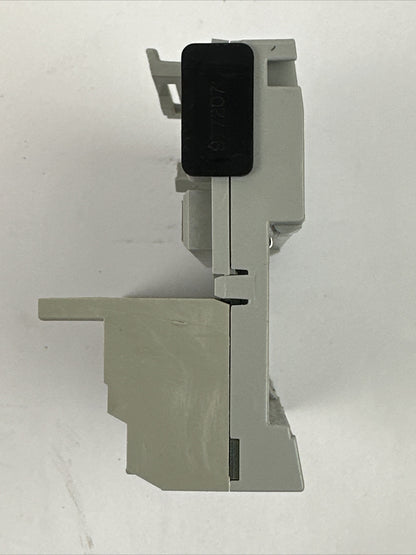 ALLEN BRADLEY 1794-TBN SER A REV A02 FLEXBUS 5VDC I/O TERMINAL BASE 240VAC