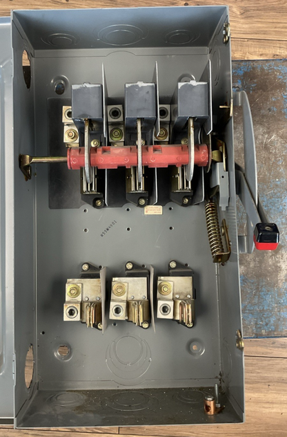 SQUARE D H364 SERIES D2 FUSIBLE SAFETY SWITCH 600VAC 200AMP 3POLE 3PH 150HP