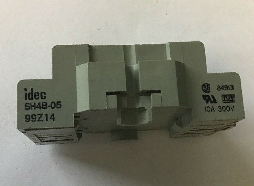 IDEC SH4B-05 RELAY SOCKET BASE 10A 300V***(LOTOF9)***