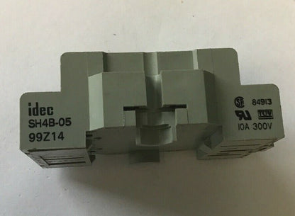 IDEC SH4B-05 RELAY SOCKET BASE 10A 300V***(LOTOF9)***