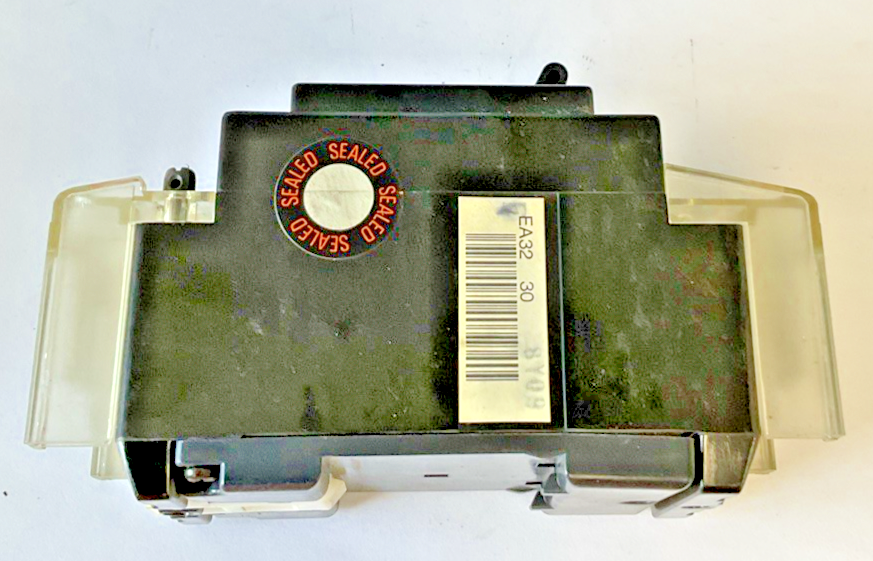 FUJI ELECTRIC EA32 BB2AEA-030 CIRCUIT BREAKER 30A 200VAC 2.5KA***LOTOF2***