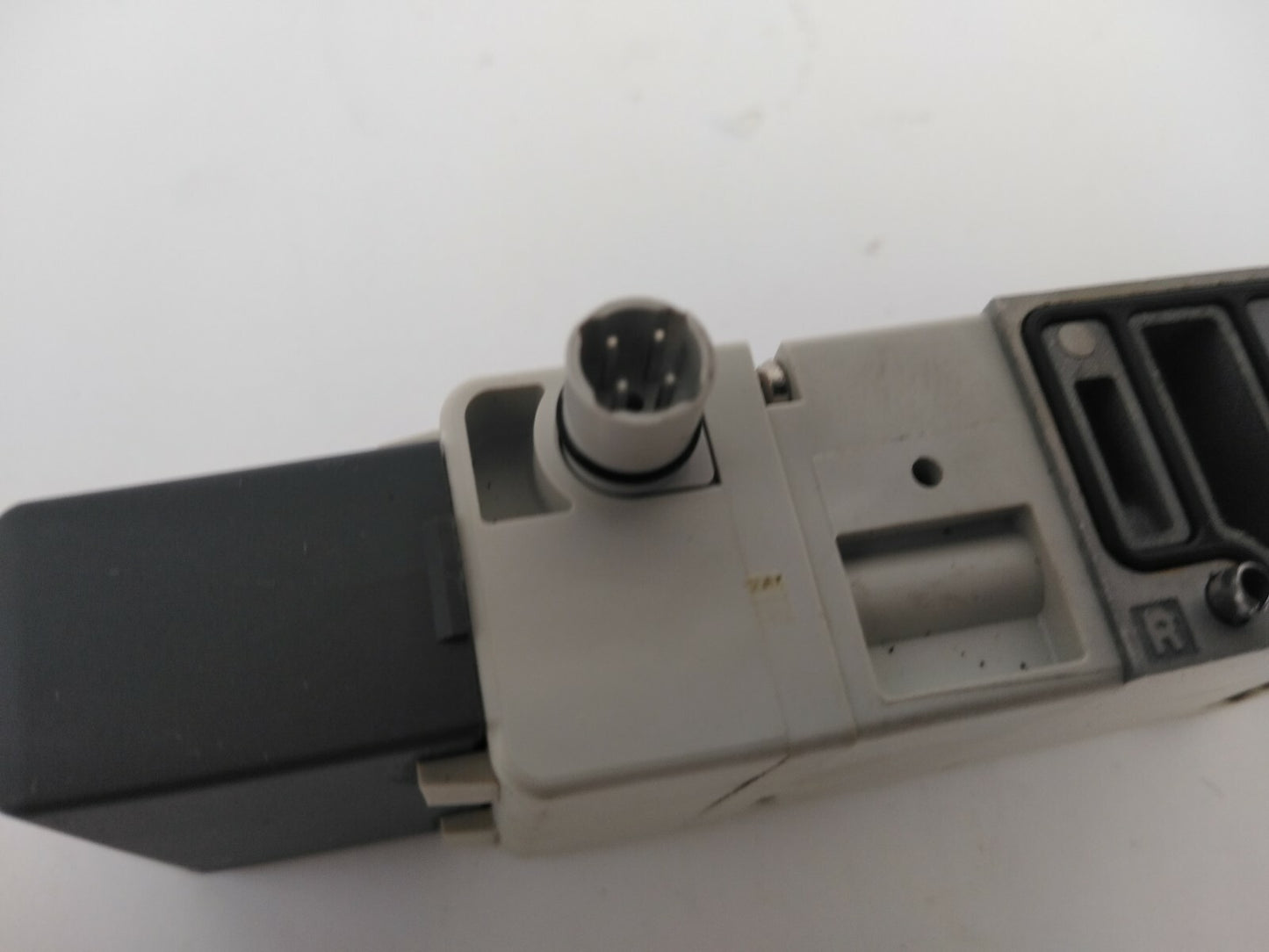 SMC VSR8-4-FJG-D-3VZ SOLENOID VALVE 0.2-1.0MPa