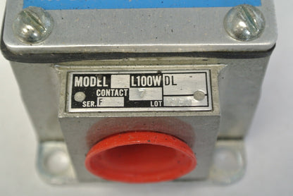 R.B. DENISON L100WDL-2M LIMIT SWITCH 600V MAX GOULD / TELEMECANIQUE NEW SURPLUS