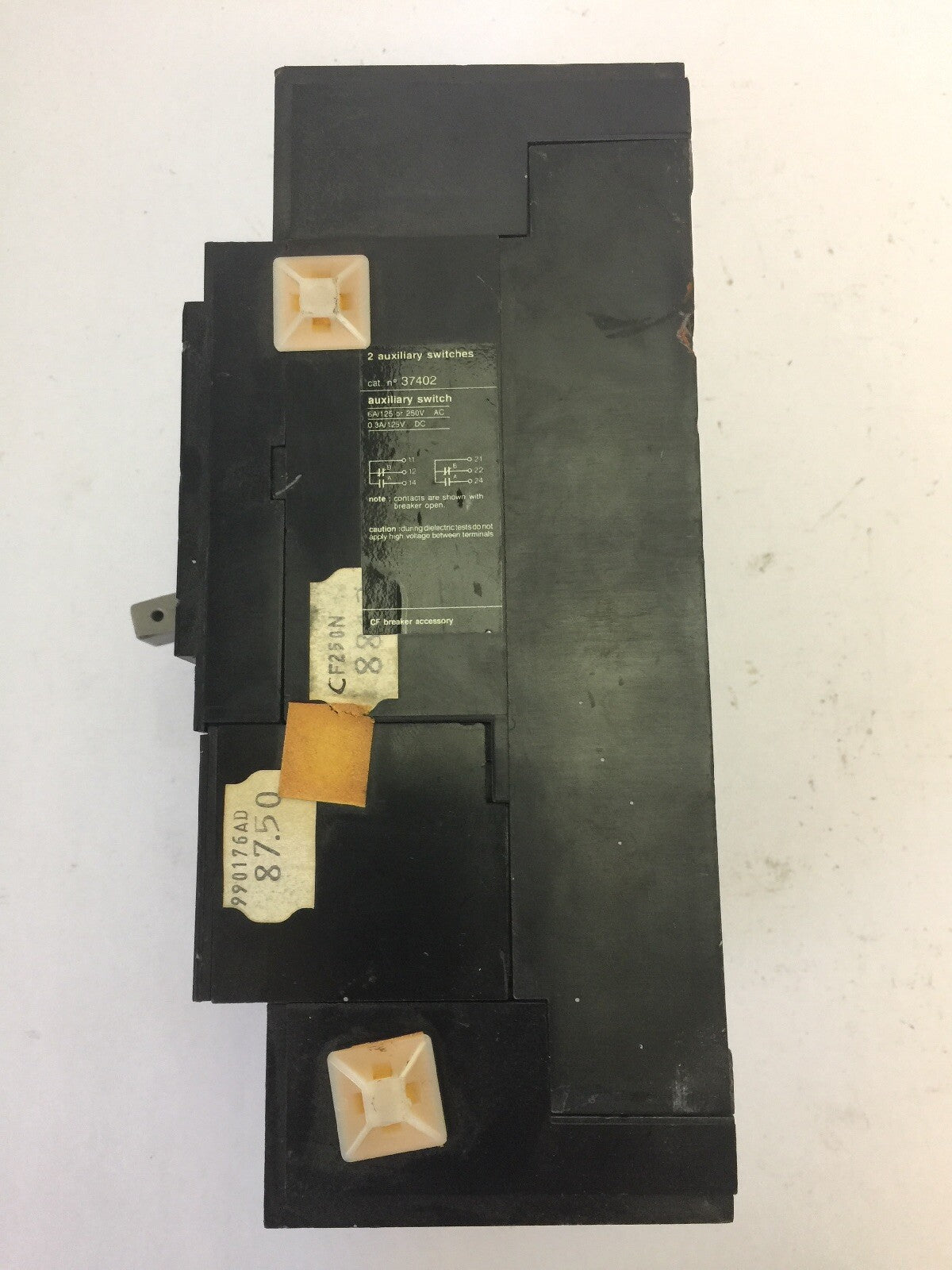 MERLIN GERIN 37006 CIRCUIT BREAKER COMPACT CF250N 480V 60HZ 3 POLE 175A NO TRIP