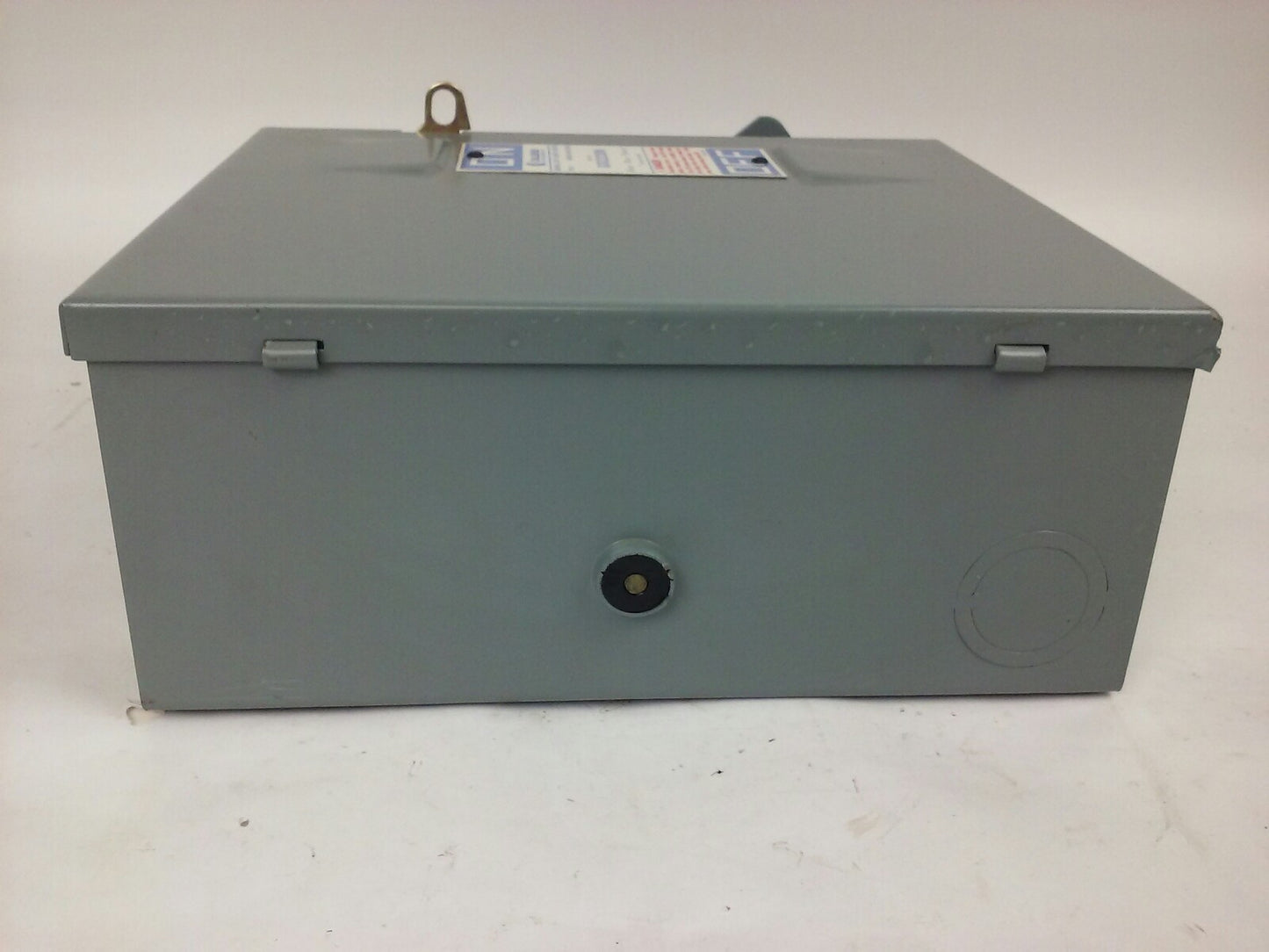 CHALLENGER GD222SN, SAFETY SWITCH, 60A, 240V, SINGLE PHASE FUSIBLE, 10 H.P. NEW