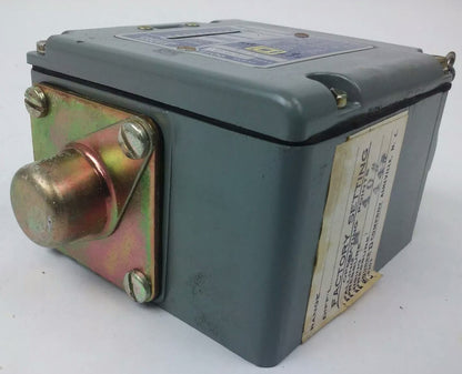 SQUARE D 9012 ACW5S38 SER.B, PRESSURE SWITCH, SET 40-44 PSI, FORM V, 9012 ACW5,