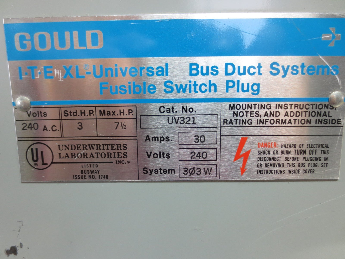 I-T-E GOULD UV321 BUS PLUG / FUSIBLE SWITCH - 30A, 240VAC, 3P, 3W