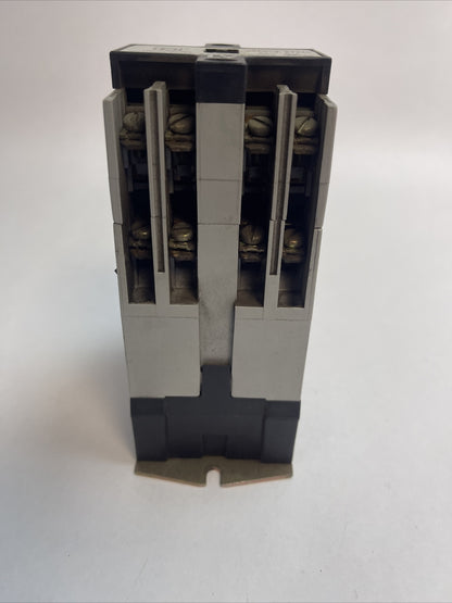 SQUARE D CLASS 8501 TYPE XB-40 INDUSTRIAL CONTROL RELAY FORM MV SERIES A