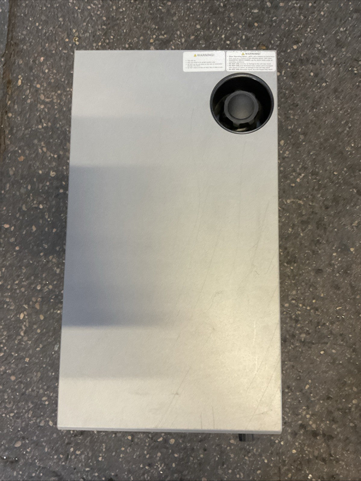 POLYSCIENCE 6160M21LB30D 230VAC 60HZ 9A 1PH WHISPERCOOL (SEE PHOTO FOR DAMAGE)