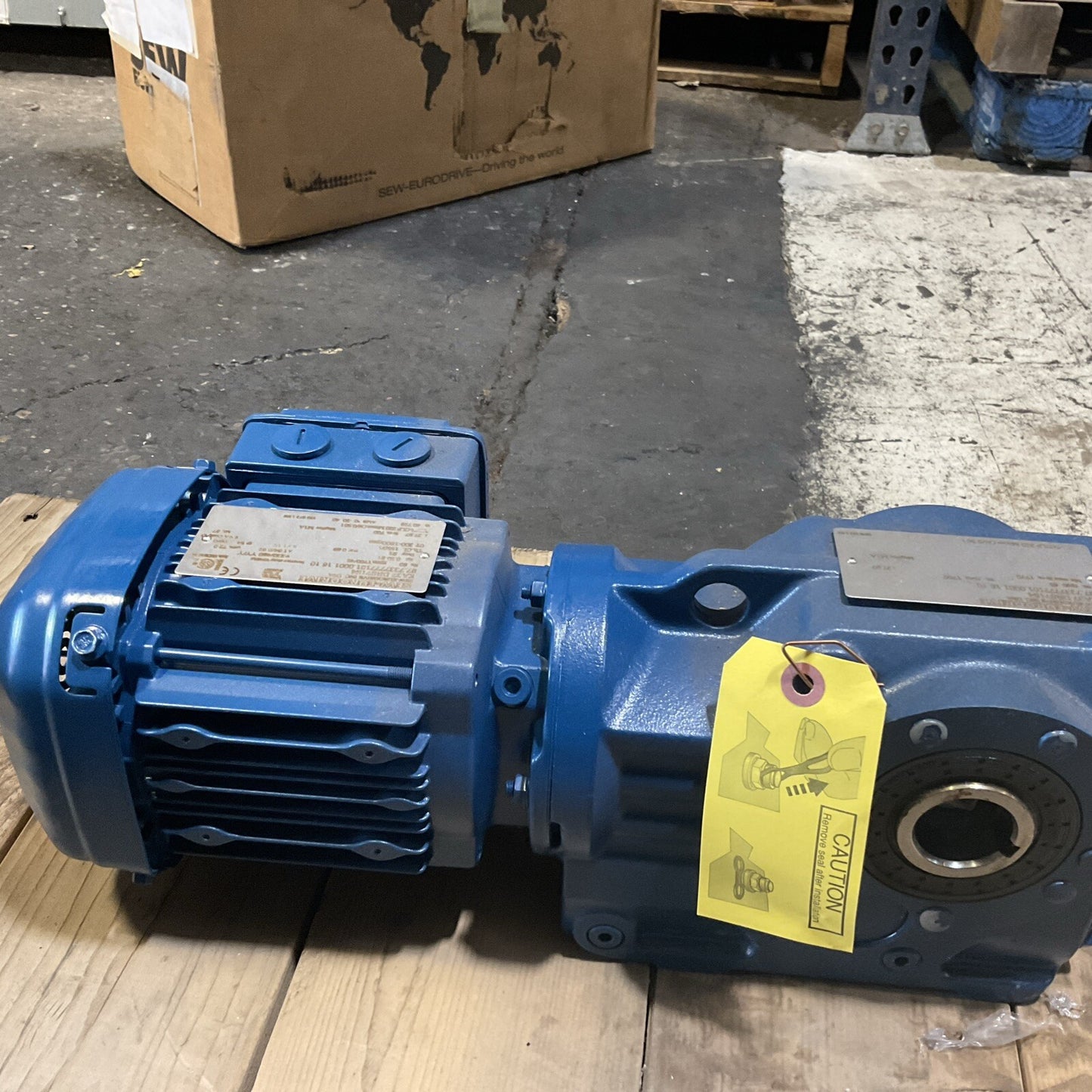 SEW-EURO DRIVE KA37 DRS71S4 GEAR MOTOR 1700/45RPM PF0.69 HP 0.50S1