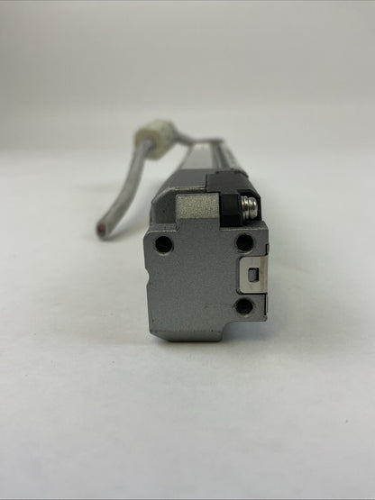 KEYENCE SL-V23F-T LIGHT CURTAIN TRANSMITTER 24VDC 83mA CLASS 2