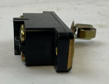 GE CR115B401 LIMIT SWITCH SNAP ACTING W/ROLLER LEVER 600V 2N.O.-2N.C.