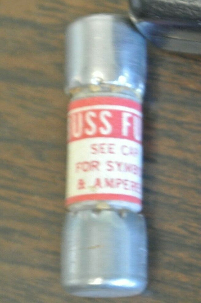 BOX of 10 / BUSS KTQ4 FAST-ACTING MIDGET FUSE / 4A / 600V / NEW SURPLUS / KTQ-4