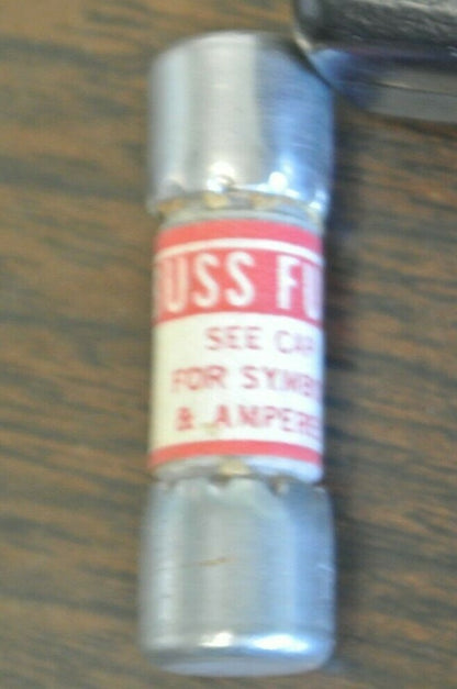 BOX of 10 / BUSS KTQ4 FAST-ACTING MIDGET FUSE / 4A / 600V / NEW SURPLUS / KTQ-4