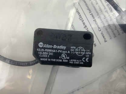 ALLEN BRADLEY 42JS-R9MNA1-F4 SER A TRANSMITTED BEAM RECEIVER RED SENSOR 10-30VDC