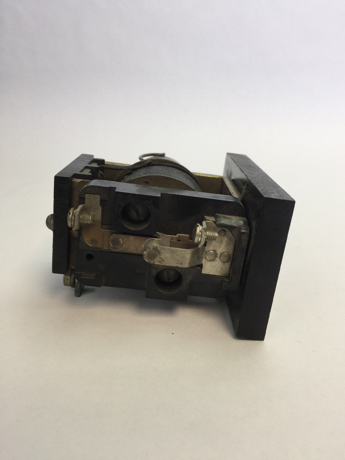 ALLEN BRADLEY 810 BULLETIN MAGNETIC OVERLOAD RELAY 600 VOLTS 970 AMPS CONTINUOUS