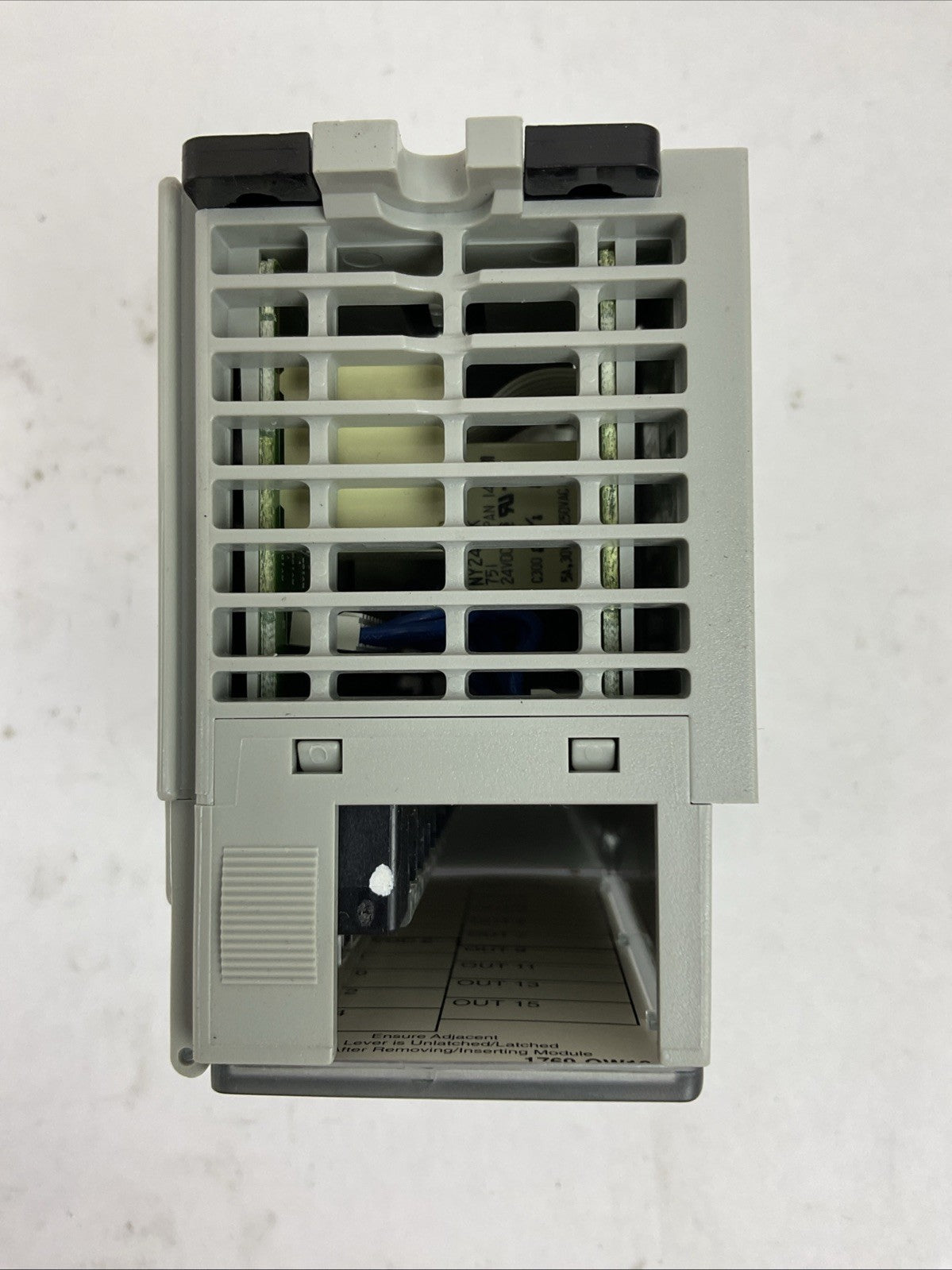 ALLEN BRADLEY 1769-OW16 SER A F/W REV 3.1 DIR/VER 95320765/04 16PT. FORM A RELAY