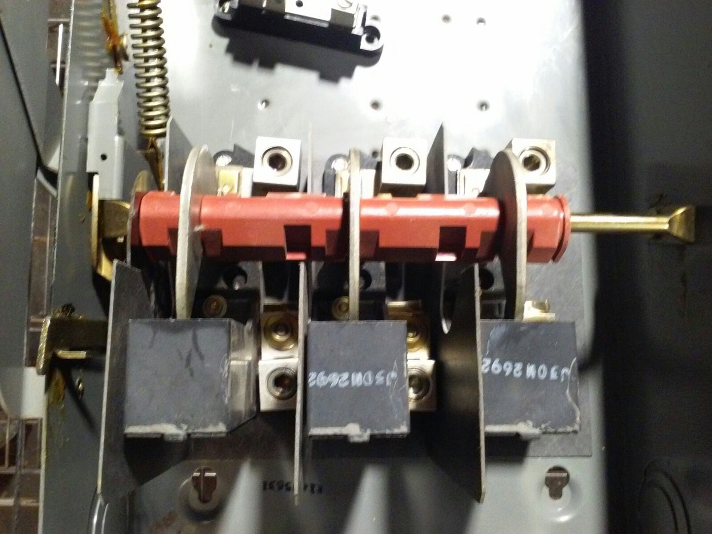 SQ. D HU364, SER. D2, SAFETY SWITCH, 200A, 600VAC/250DC, 3PH, MAX H.P. 150, USED
