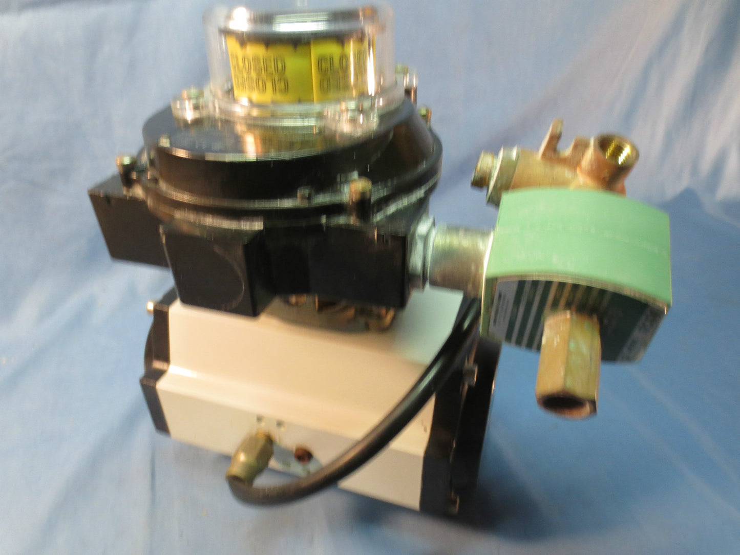 UNITORQ M-104 K4/4 DLS FCW PNEUMATIC ACTUATOR w/ ASCO VR3C2YAA2NGA  8317G35