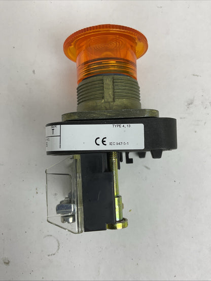 ALLEN BRADLEY 800T-FXTQ12A SER T 12V AMBER CAP 2 POSITION TWIST-RELEASE PUSHBUTT