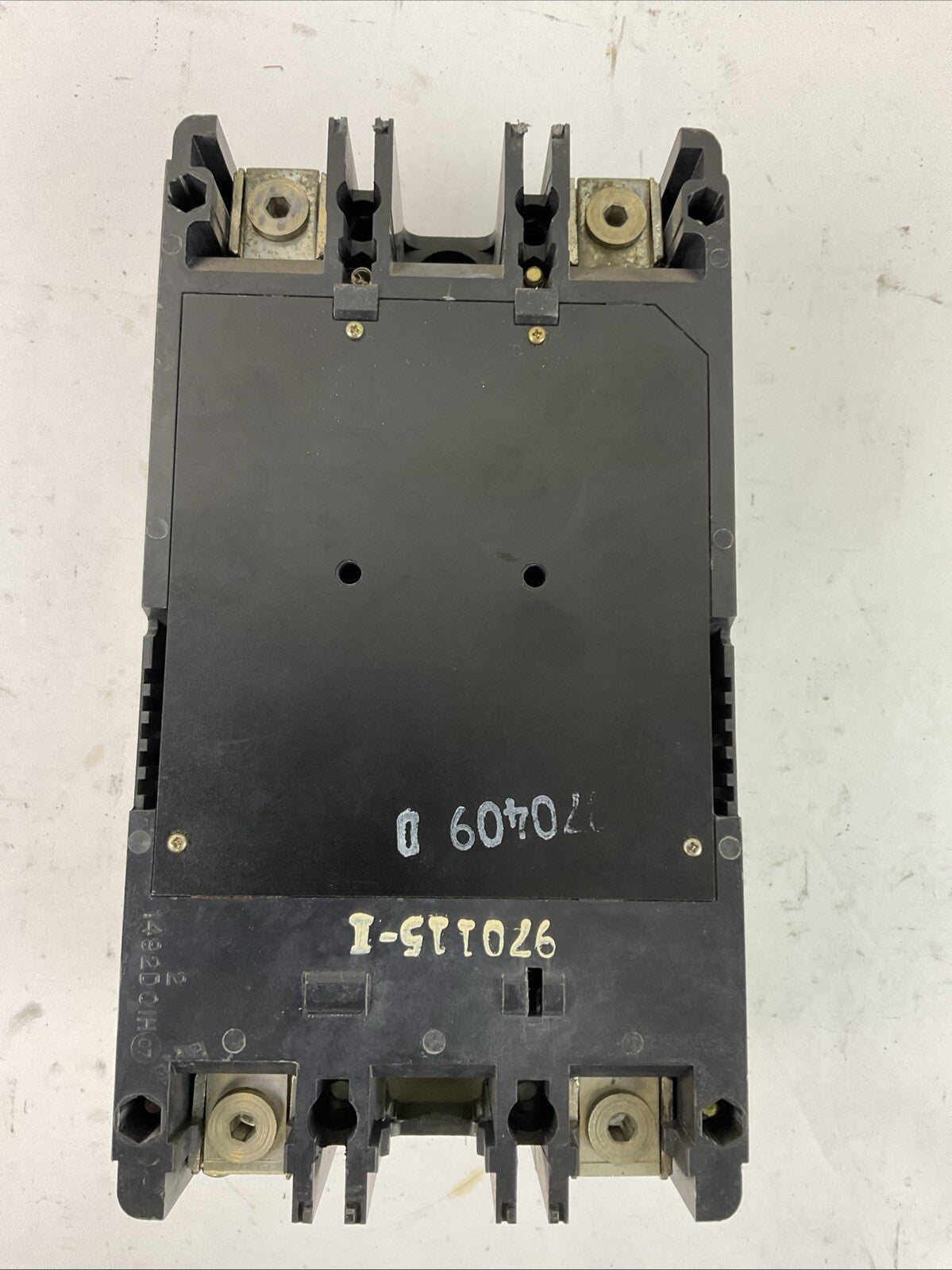 CUTLER HAMMER HM2P400X5M01Z07 CIRCUIT BREAKER 600VAC 250VDC 2POLE 400AMP