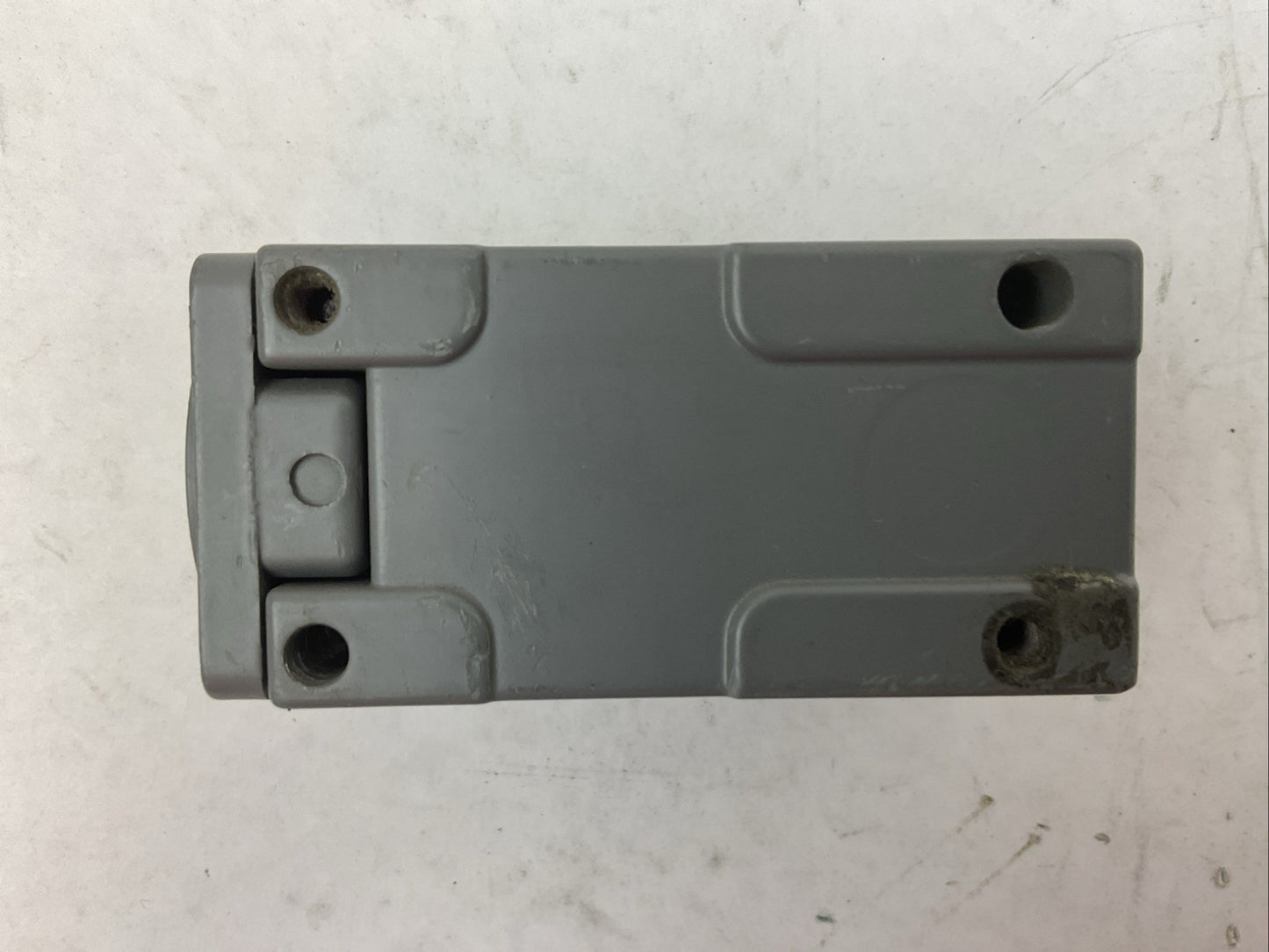 CUTLER HAMMER E50SB SWITCH BODY SERIES A2 E50RB RECEPTACLE SERIES A1