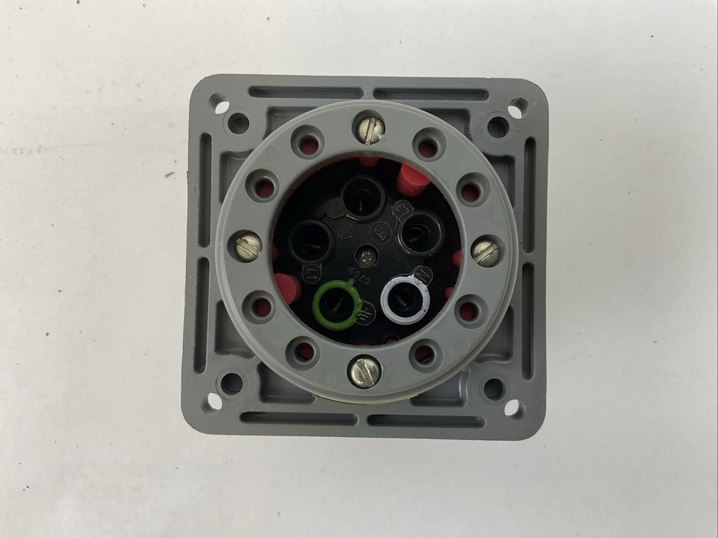 HUBBELL HBL530B7W FLANGED INLET WATERTIGHT PIN & SLEEVE 30A 277/480VAC 3 PHASE