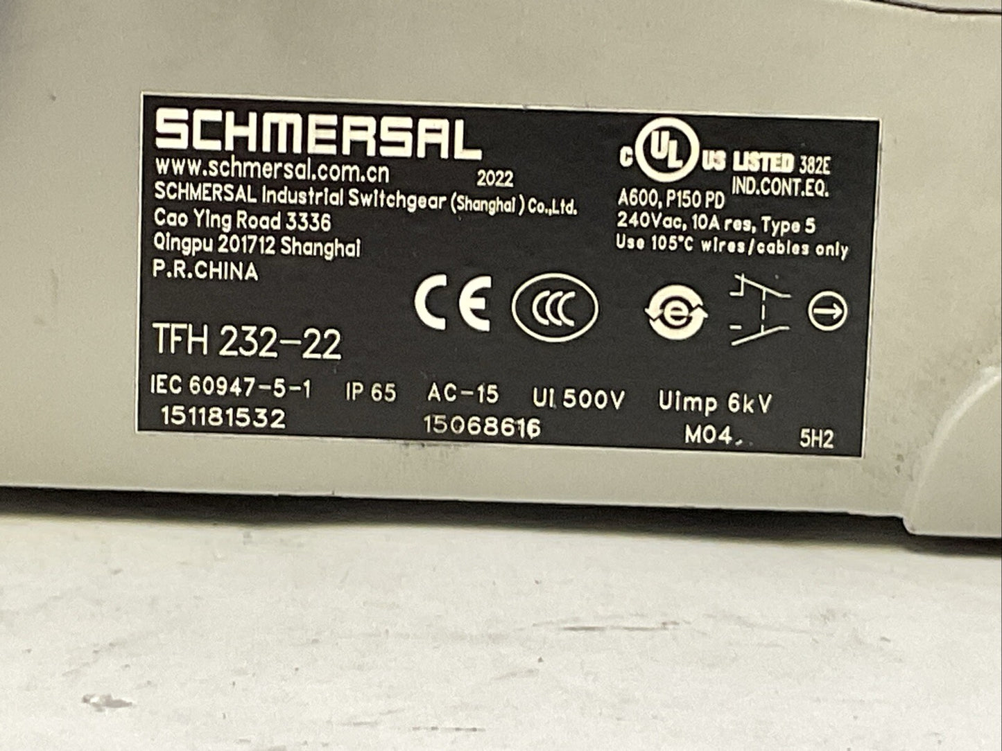 SCHMERSAL TFH 232-22 FOOT PEDAL AC-15 Ui 500V Uimp 6kV 240VAC 10A TYPE 5