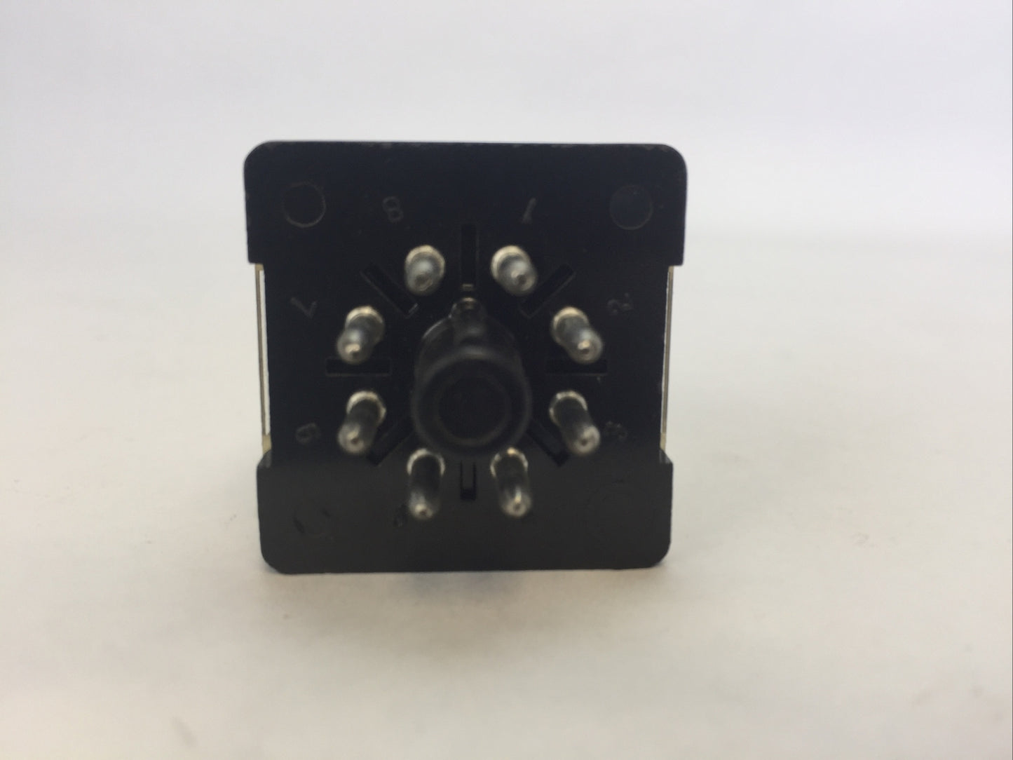 DAYTON 5X826E RELAY12A 120VAC 10A 250VAC 1/3HP 120VAC 1/2HP 250VAC COIL 24VAC