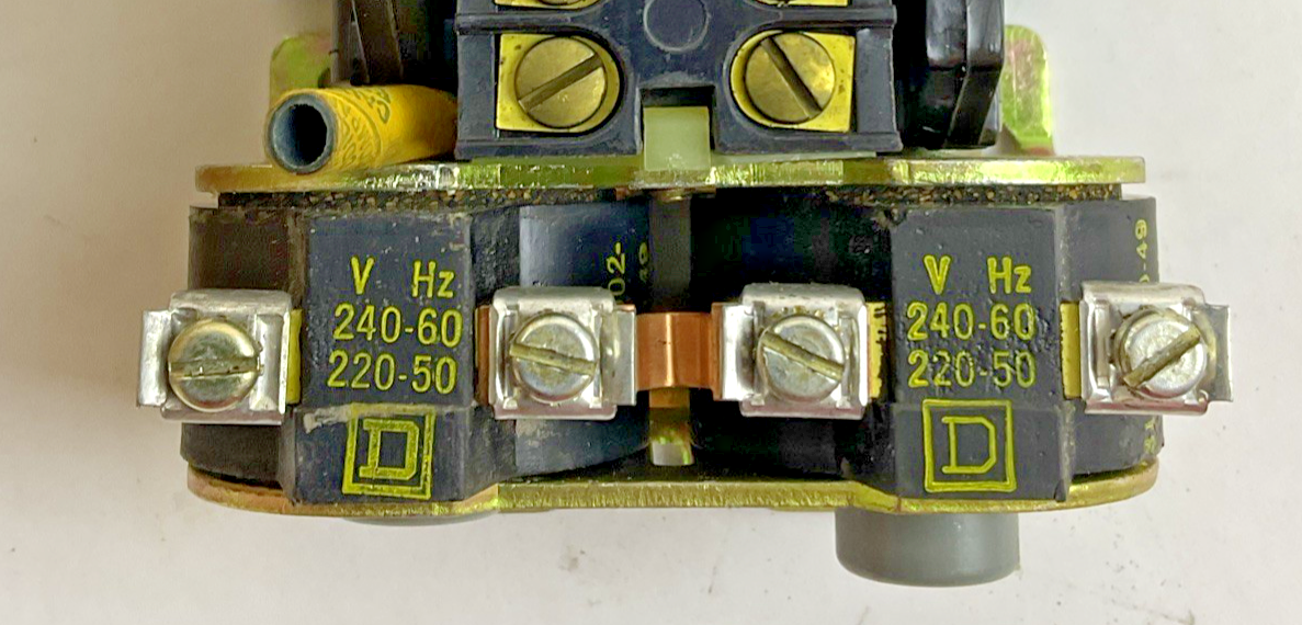 SQUARE D 8965 R0-5 AC REVERSING HOIST CONTACTOR 575V SER.D