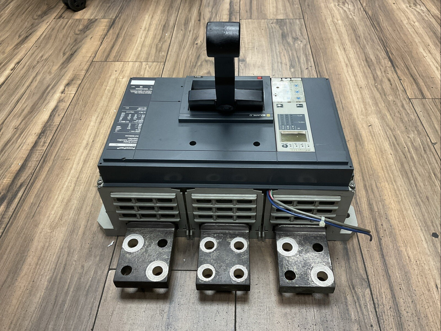 SQUARE D RGF36200U44A POWERPACT RG 2000 CIRCUIT BREAKER 600VAC 3POLE 2000AMP