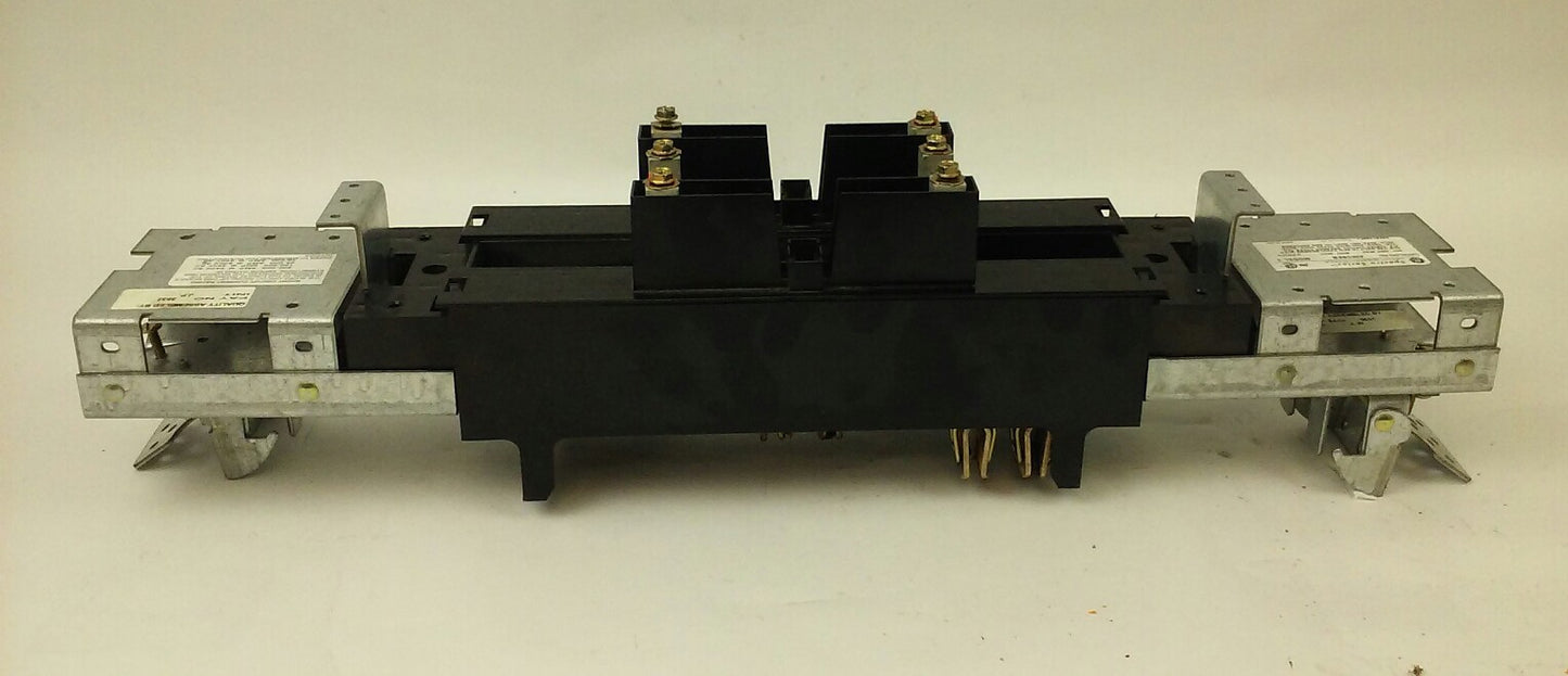 GE SPECTRA SERIES AMC6EB CIRCUIT BREAKER MODULE, 300A, 600V, 6P, USED