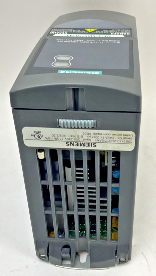 SIEMENS 6SE6440-2UC17-5AA1 MICROMASTER 440 DRIVE G02/2.20 550HZ 0.75KW