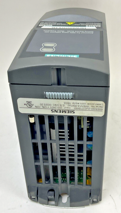 SIEMENS 6SE6440-2UC17-5AA1 MICROMASTER 440 DRIVE G02/2.20 550HZ 0.75KW