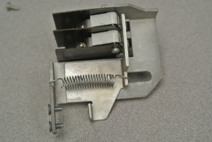 GENERAL ELECTRIC THAUX3 AUXILIARY SWITCH KIT / 600VAC / 250VDC / NEW SURPLUS