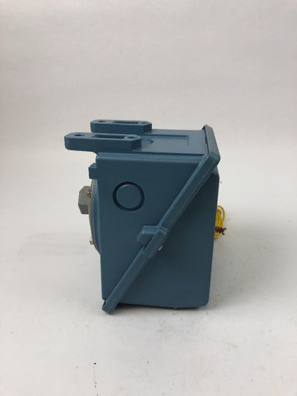 UNITED ELECTRIC CONTROLS H400 440 PRESSURE SWITCH