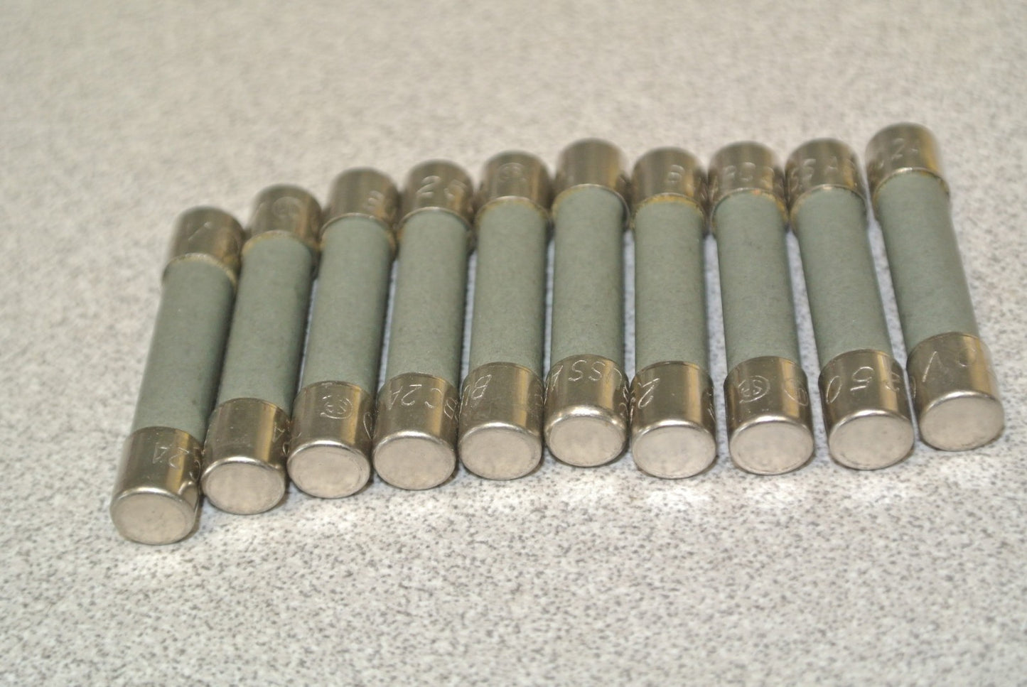 LOT of 10 / BUSS BK/ABC-2 MINIATURE CERAMIC TUBE FUSE / 250VAC / 2A NEW SURPLUS