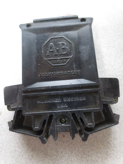 ALLEN-BRADLEY 1492-G100 Ser. B CIRCUIT BREAKER 10A, 250VAC MAX