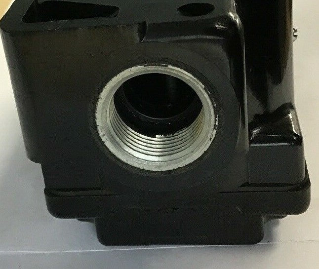 CUTLER HAMMER 10250H658A PUSH BUTTON STATION NEMA4&5 STANDARD DUTY 600V