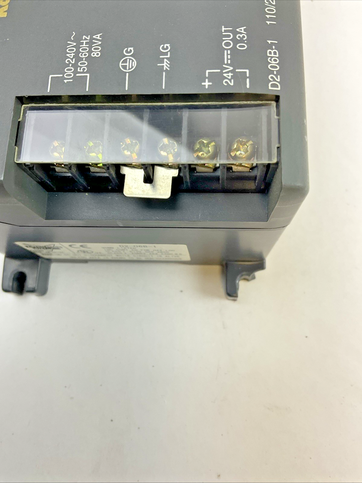 KOYO DIRECT LOGIC D2-06B-1 6 SLOT PLC RACK 240VAC 50/60HZ 80VA